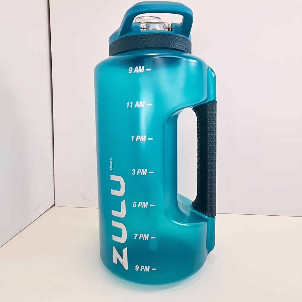 NWOT Zulu Large Teal Water Bottle 64 Oz Time Amount Markings